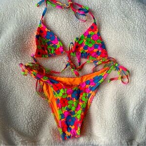 Frankie’s Bikini Groovy triangle top and cheeky bottom